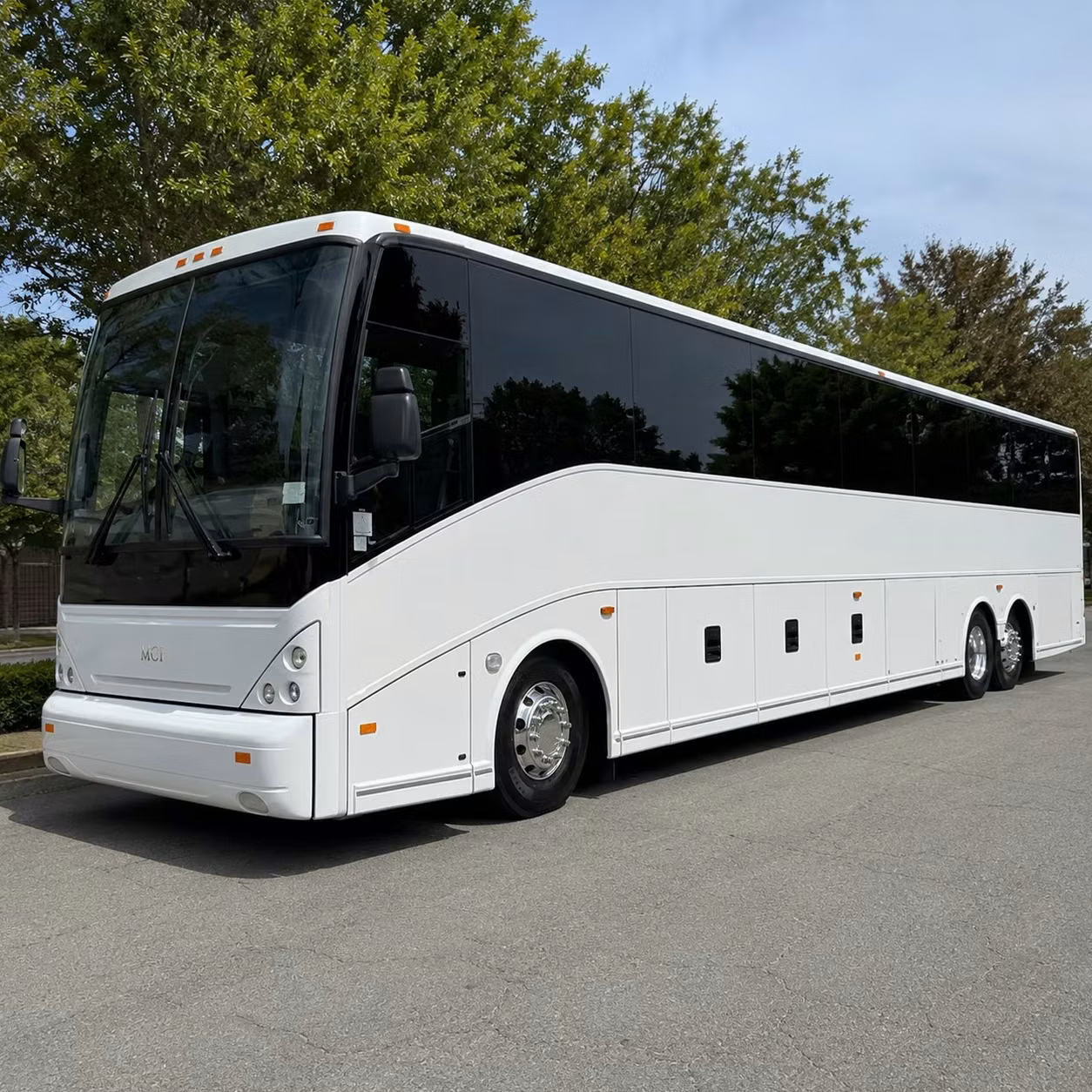 what amenities can i find on charlotte airport transfer buses